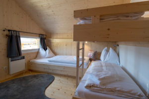 TomLamm-chalet-dahoam-schlafzimmer-dreibettzimmer